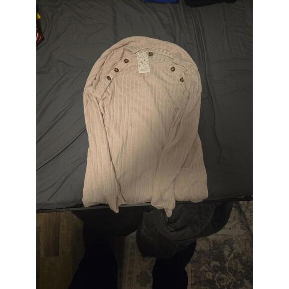 Automet Tops - Automet Women's Ribbed Long Sleeve Knit Top with Shoulder Button Detail Size XL
